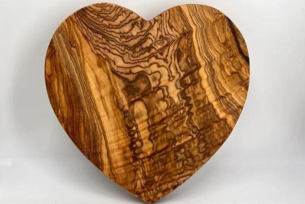 Olivewood Heart（心型橄榄木熟食板）